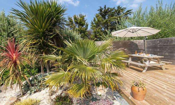 Kerlouan Maison | Merveilleuse maison de vacances privée pour 6 personnes avec WIFI, TV, terrasse et animaux admis