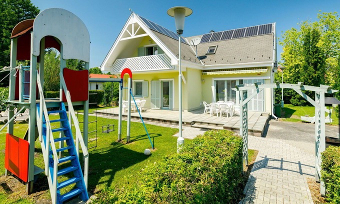 Balatonkeresztur Maison | Maison de vacances privée avec climatisation, piscine privée, WIFI, TV, terrasse, parking