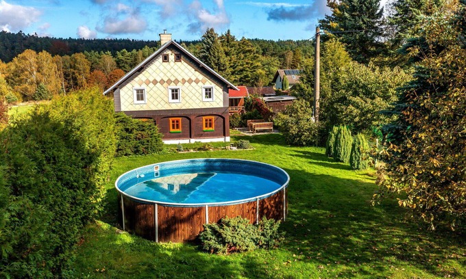 Kamen Villa | Belle maison de vacances privée pour 6 personnes avec WIFI, piscine privée, TV, patio et parking