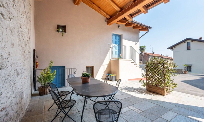 Verzuolo Maison | Merveilleuse maison de vacances privée pour 4 personnes avec WIFI, TV et patio