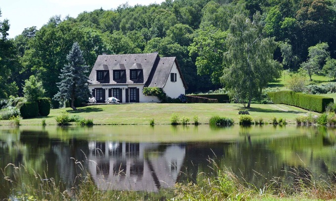 Pionnat Maison | Maison de vacances privée avec climatisation, WIFI, TV, terrasse, animaux admis, parking
