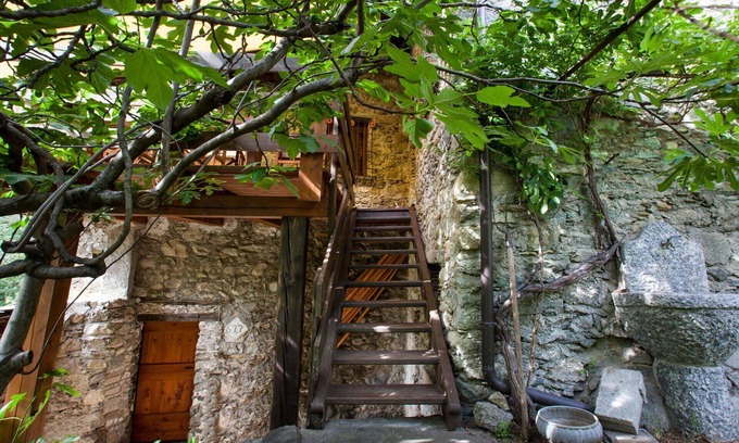 Dazio Maison | Magnifique maison de vacances privée avec bain à remous, WIFI, terrasse, animaux admis et parking
