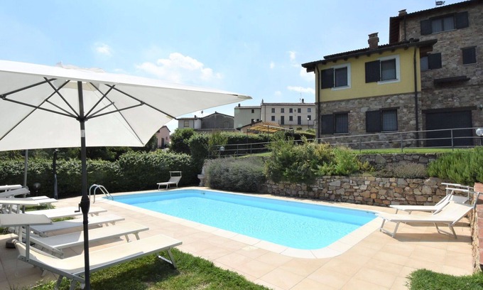 Castana Villa | Merveilleuse maison de vacances privée avec piscine, WIFI, TV, terrasse, vue panoramique et parking