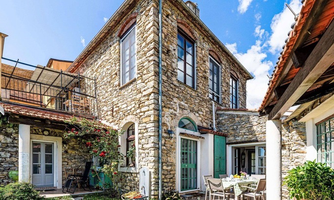 Dolcedo Villa | Wonderful private villa for 7 people with WIFI, pets allowed and panoramic view