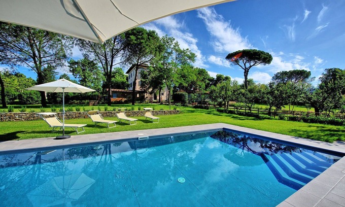 Le Piazze Villa | Belle maison de vacances privée avec piscine privée, WIFI, climatisation, TV, près de Arezzo
