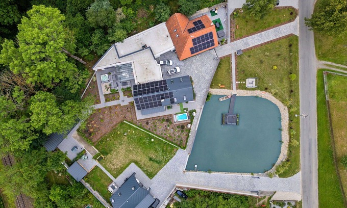 Dolni Laz Maison | Magnifique maison de vacances privée avec WIFI, bain à remous, TV, terrasse et animaux admis