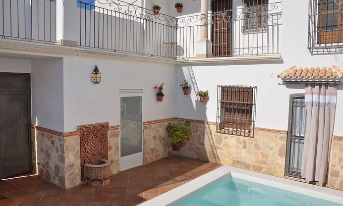 Baena Maison | Magnifique maison de vacances privée avec WIFI, piscine privée, climatisation, TV et patio