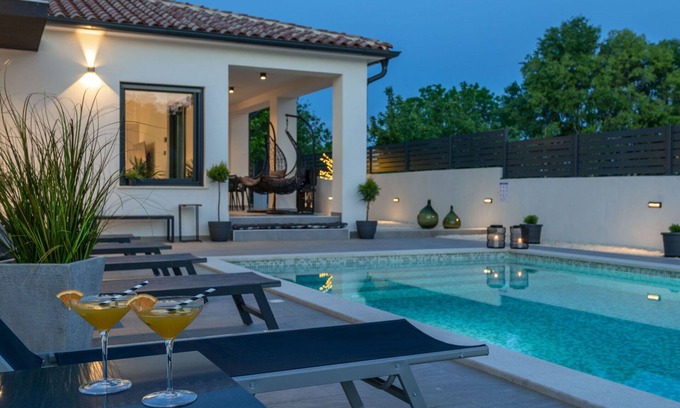 Filipana Maison | Magnifique maison de vacances privée avec climatisation, piscine privée, WIFI, TV et terrasse