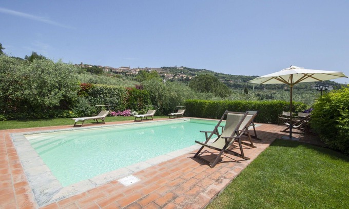 Camucia Villa | Maison de vacances privée avec WIFI, piscine privée, climatisation, TV, terrasse, vue panoramique