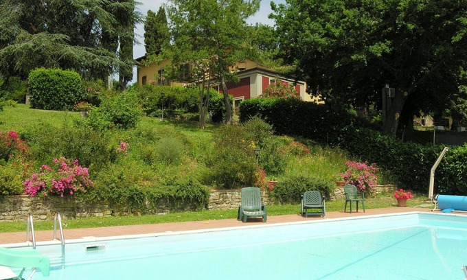 Vicchio Villa | Belle maison de vacances privée avec piscine privée, WIFI, TV, patio et vue panoramique