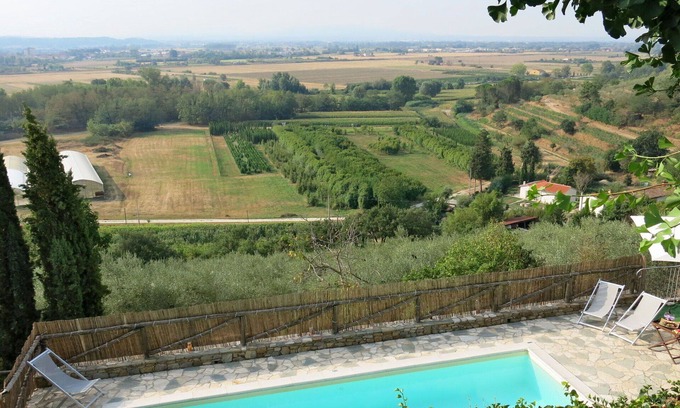 Cascine-La Croce Villa | Maison de vacances privée avec piscine privée, climatisation, WIFI, TV, terrasse, parking