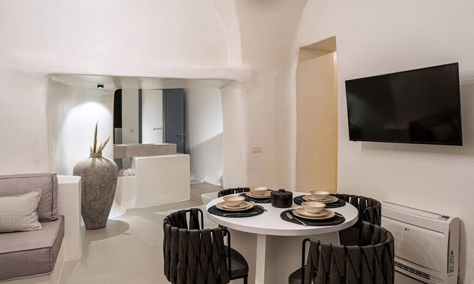Exo Gonia Villa | Wonderful Santorini Villa | 1 Bedroom | Villa Gonia | Astonishing Views & Outdoor Jacuzzi | Exo Gonia