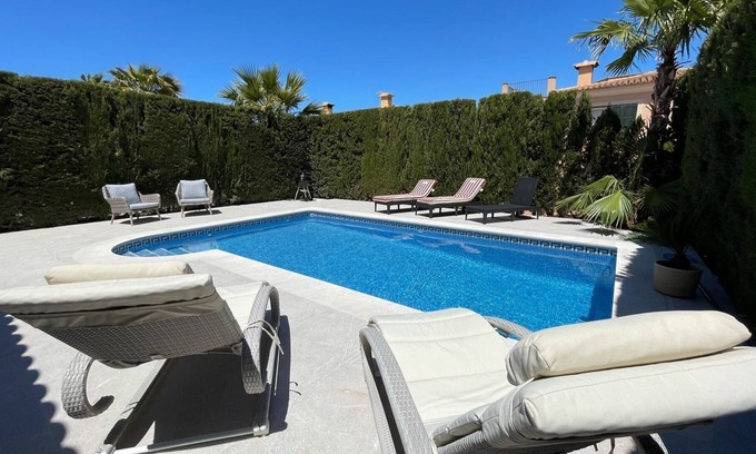 Puig de Ros Chalet De Ski | Wonderful semi-detached house near Palma with private garden and pool