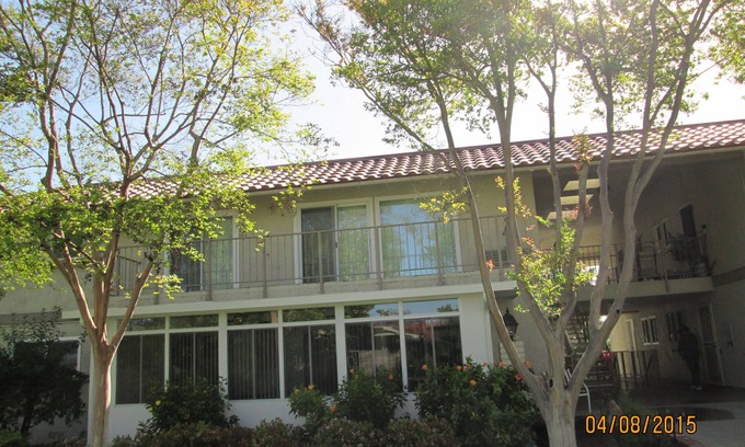Laguna Hills Copropriété | WONDERFUL TREEHOUSE LIVING