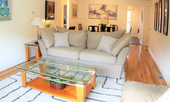Bridgewater Appartement | Wonderful 2BR/1.5BA Rental in Bridgewater