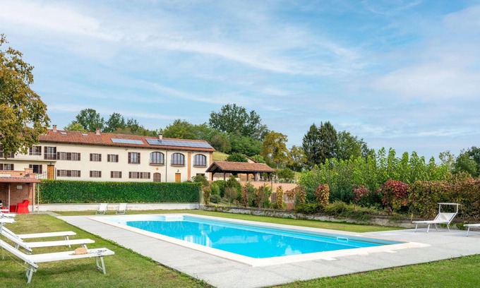 Cortazzone Maison | Wonderful villa for 10 people with WIFI, pool, TV, patio and parking