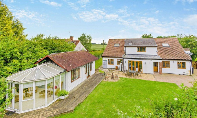 Horseheath Maison | Merveilleuse maison de vacances pour 12 personnes avec WIFI et animaux admis