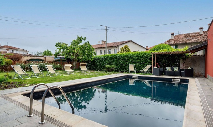 Narzole Maison | Maison de vacances avec climatisation, WIFI, piscine, TV, terrasse, animaux admis, parking