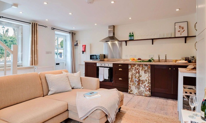 Painswick Maison | Wonderful villa for 2 guests with WIFI and pets allowed
