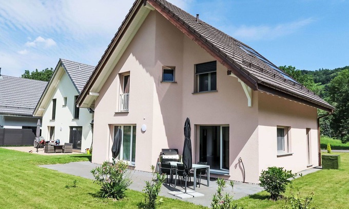 Les Posses-sur-Bex Maison | Wonderful villa for 6 guests with WIFI, TV, terrace and parking