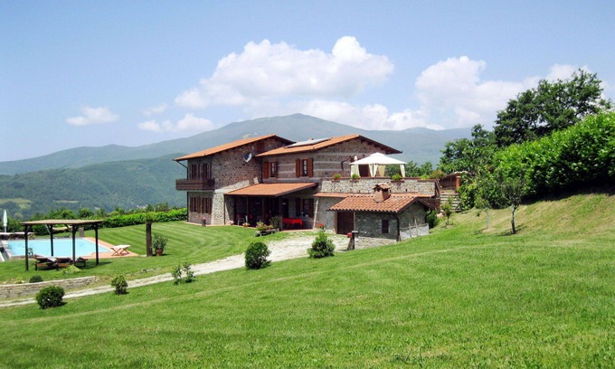 Caprignana Villa | Merveilleuse maison de vacances pour 8 personnes avec piscine privée, WIFI, TV et patio