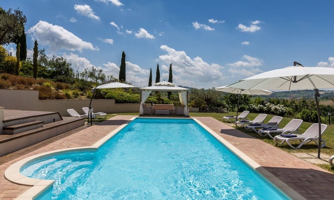 Monte Giberto Villa | Wonderful villa with private pool and Jacuzzi, just 20 minutes from the beach of Porto San Giorgio