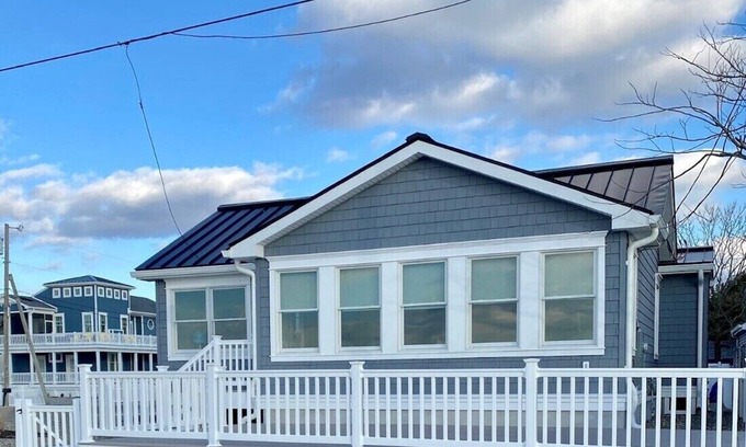 Town Bank Maison | Wonderfully situated, the Bayfront views!