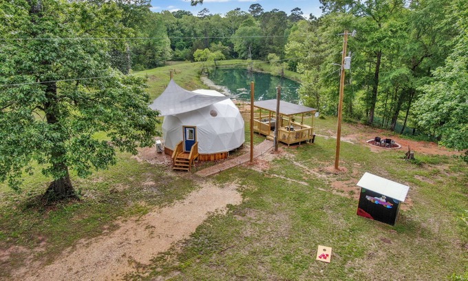 Coldspring Maison | Wonderland Glamping Geo Dome (Houston)