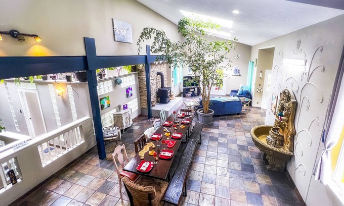 East Sooke Maison | Wonderland Mansion @ Serenity Lodges