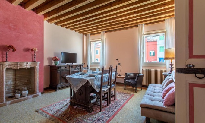 Burano Maison | Wondrous Palazzetto 1619 in Magical Burano Island