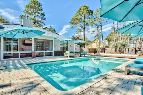 Sugarwood Beach Maison | Wood Beach Retreat Perfect 30A Location offering Easy Beach Access & Private Pool