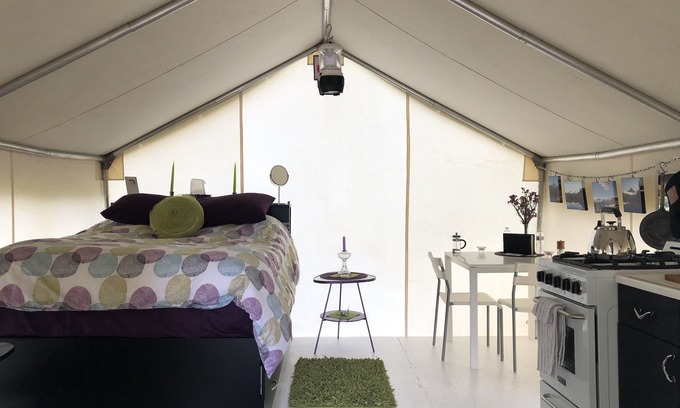 Jade City Cabine | Glamp de luxe avec nous!