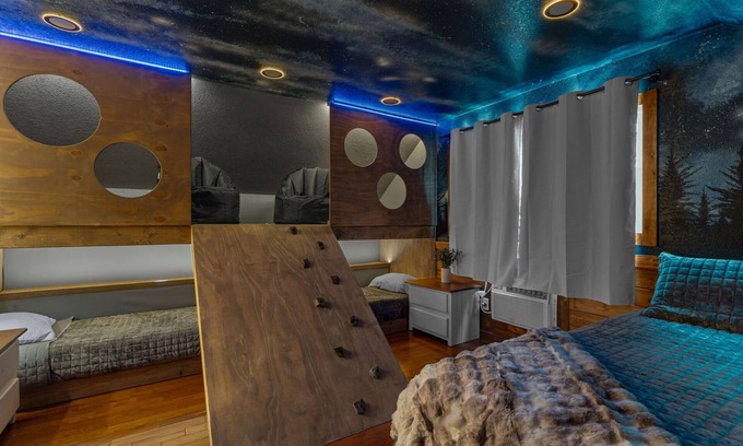 South Pittsburg Cabine | NOUVELLE CABINE! PISCINE INTÉRIEURE! INCROYABLE! HOTTUB, FOYER, FIREPIT Chatt TN 21 miles