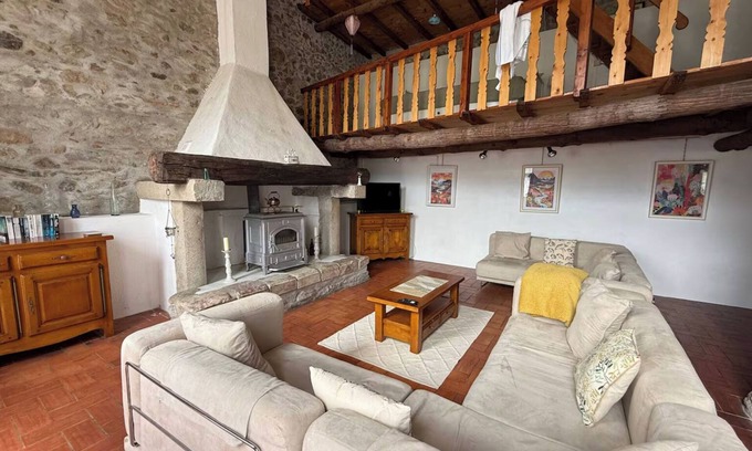 Los Masos Maison | Wood Lodge - Sleeps10 - Skiing - Thermal Baths