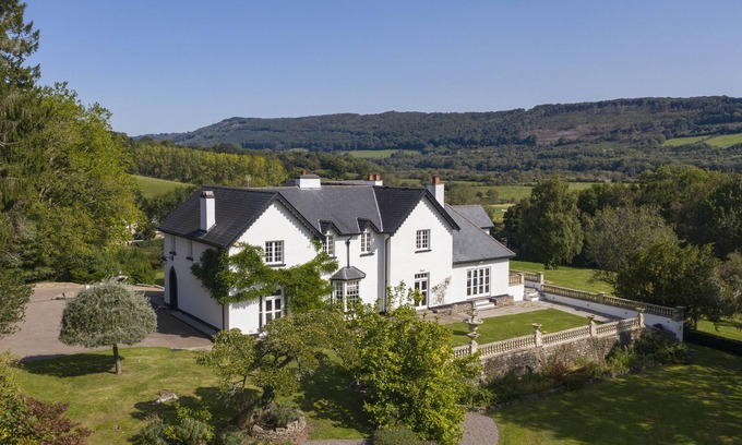 Coed-Y-Paen Cottage | Woodbank, LLANHENNOCK
