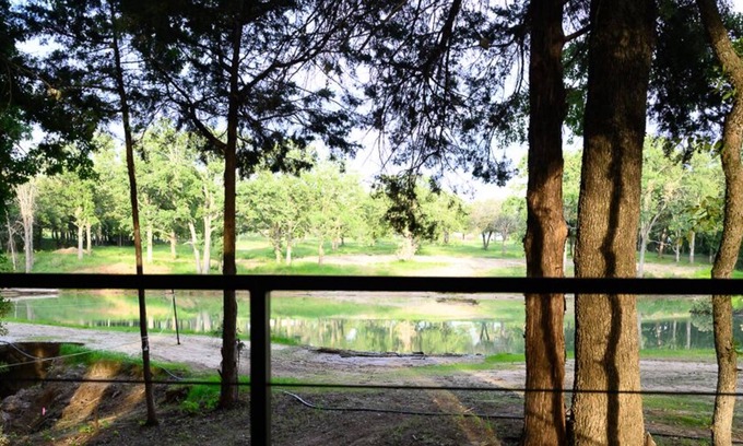 Alvord Cabine | Romantic cabin for 2 nestled under the oaks of LBJ Grasslands