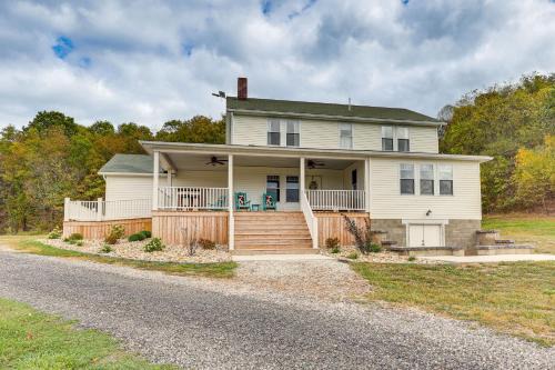 Ava Maison | Wooded Escape with Pond and Grill in Pleasant City!