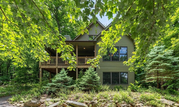 Deer Springs Maison | Wooded Mtn. Retreat with Wintergreen Advantage
