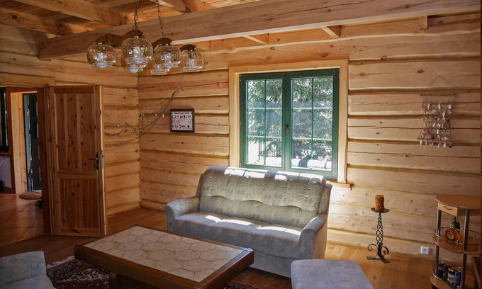 Czarny Mlyn Cottage | Gîte en bois à Czarny Mlyn avec jardin et barbecue