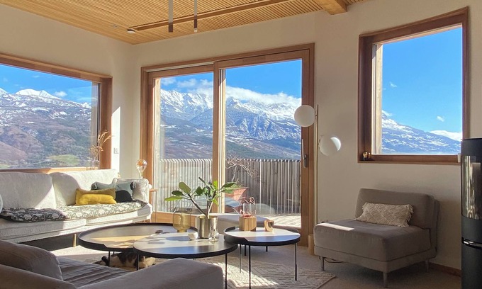 La Batie-Vieille Maison | Wooden house with garden 15 minutes from Lac de Serre-Ponçon and Gap golf course