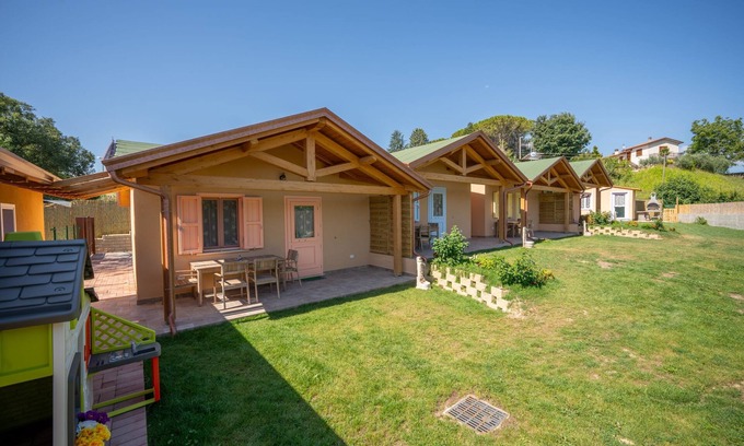 San Brizio Appartement | Maisonnette en bois avec porche et jardin