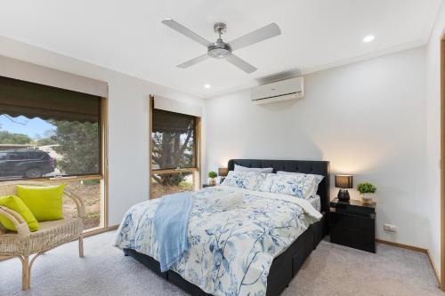 Melton West Maison | Woodgrove Penthouse - 36 min drive to MEL airport
