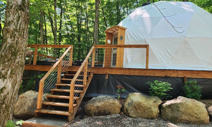 Brownsburg-Chatham Chalet De Ski | Dôme Le Forestier avec spa/sauna et salle d'arcade vintage