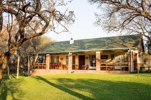 Francistown Cabine | Woodlands Stop Over and Lodge