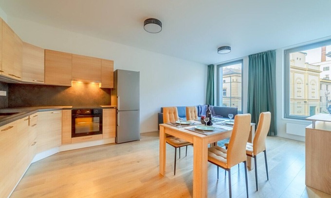 Smichov Appartement | Woodley Apartment & Parking