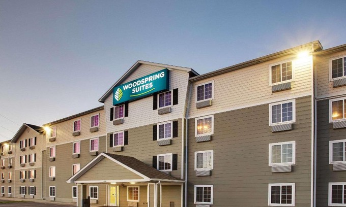 Broadmoor Hôtel | WoodSpring Suites Baton Rouge East I-12