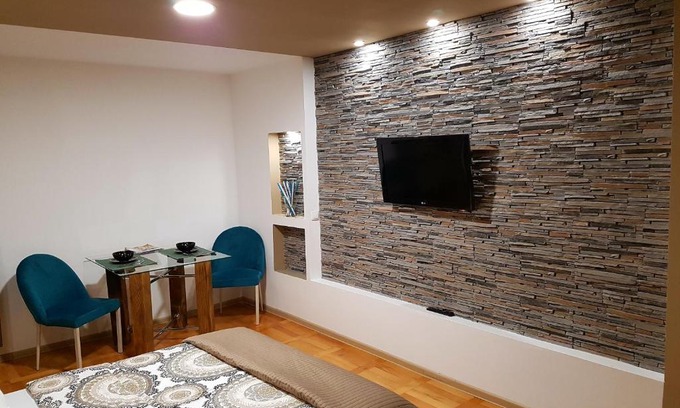 Ploiesti Appartement | Woodstone apartment