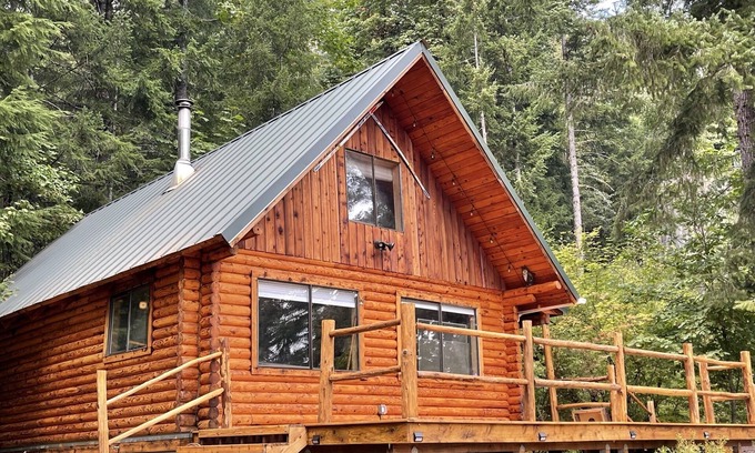 Packwood Cabine | Woolly Bear Log Cabin Mountain Get-Away