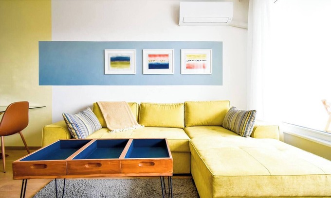 Sofia Appartement | Work Friendly | 2BR | AC | Terrace | Free Parking