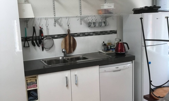 Boronia Maison | Appartement de 2 chambres avec chien, ameublement luxueux, cuisine et Netflix